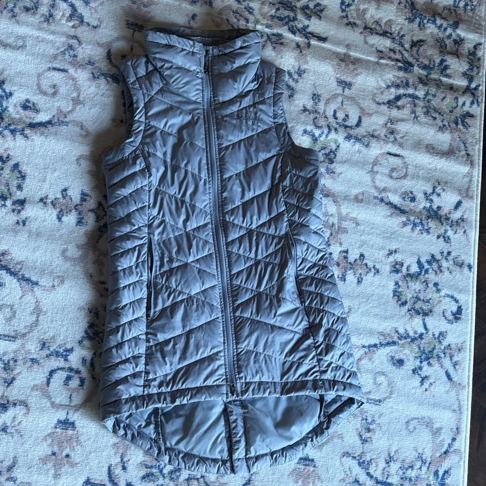 Columbia Women's Quilted Gray Vest - Picture 1 of 5